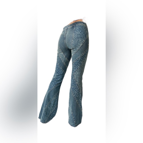 Free People Mermaid Mid-rise Flare Jeans RETAILS $198 NWT - Picture 2 of 8